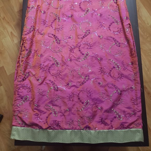 Pakistani Traditional Clothes  (Shalwar Kameez) - Picture 4 of 9